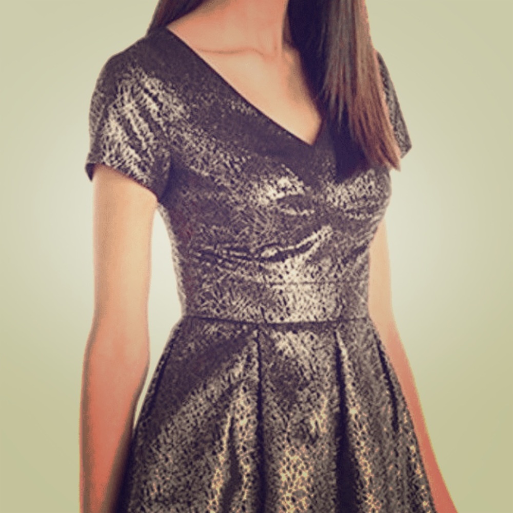 🆕Vince Camuto ⭐️Gold/ Black Cocktail Dress ⭐️